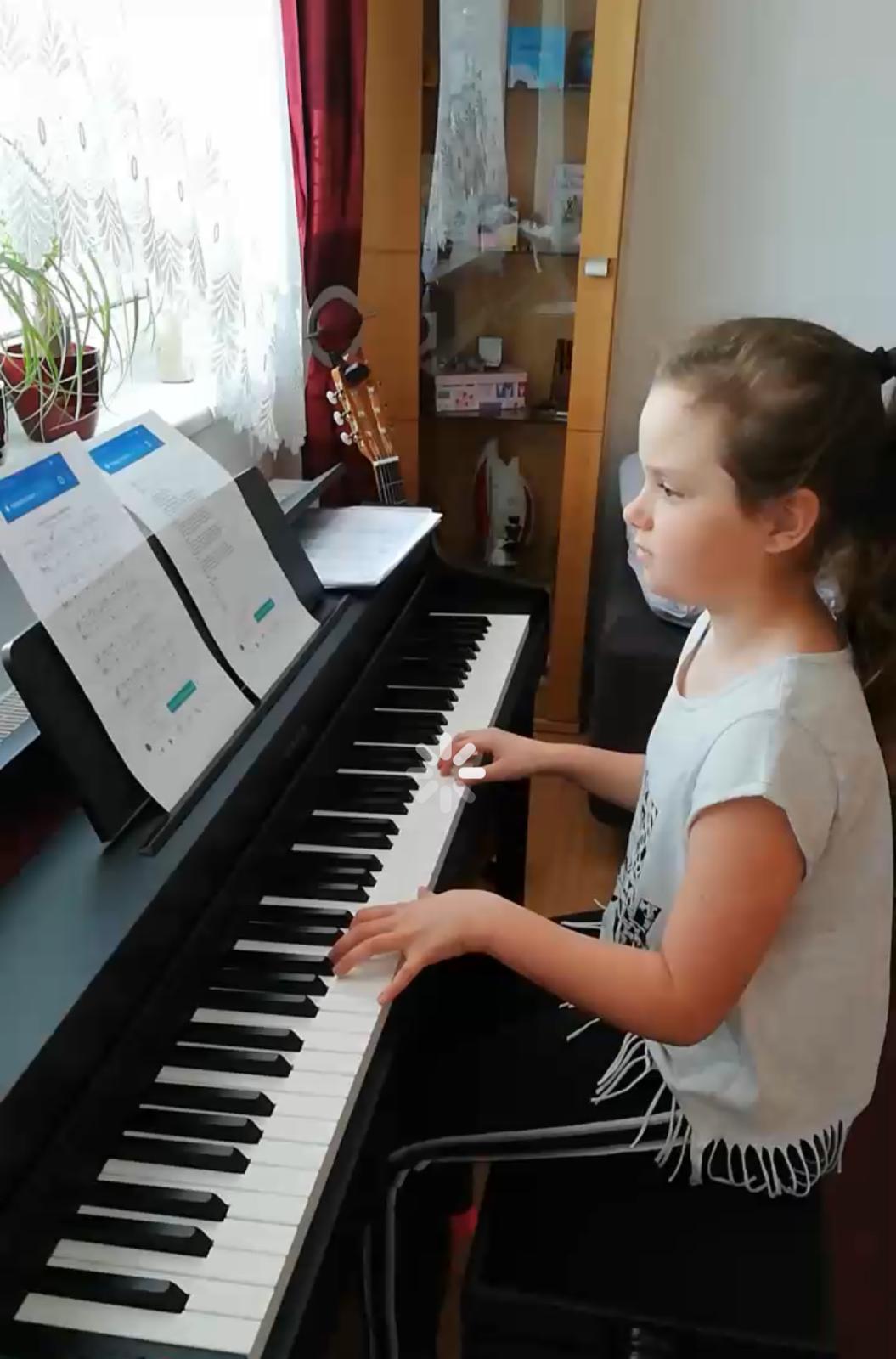 Klavier spielen